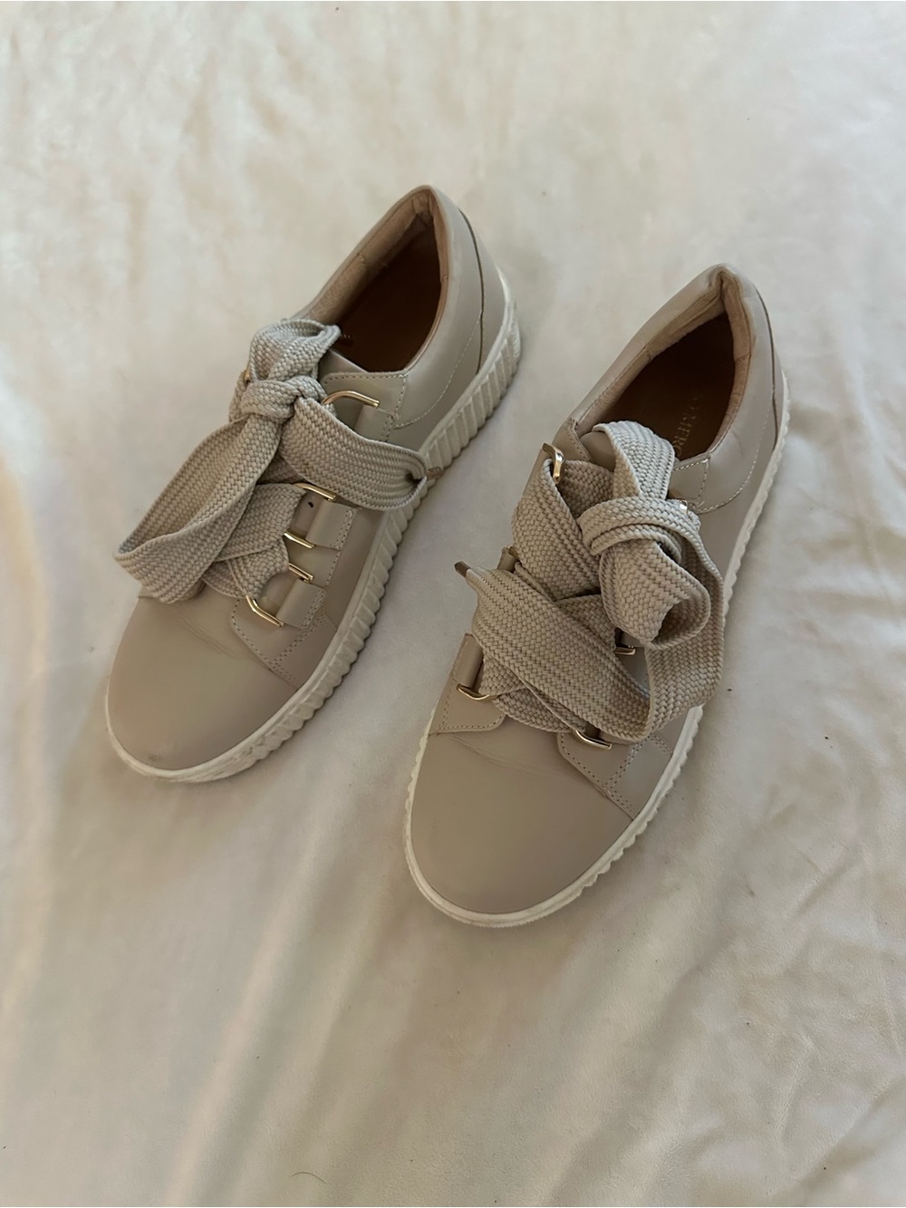 Women’s Casual Lace-Up Sneakers in Beige Jo Mercer